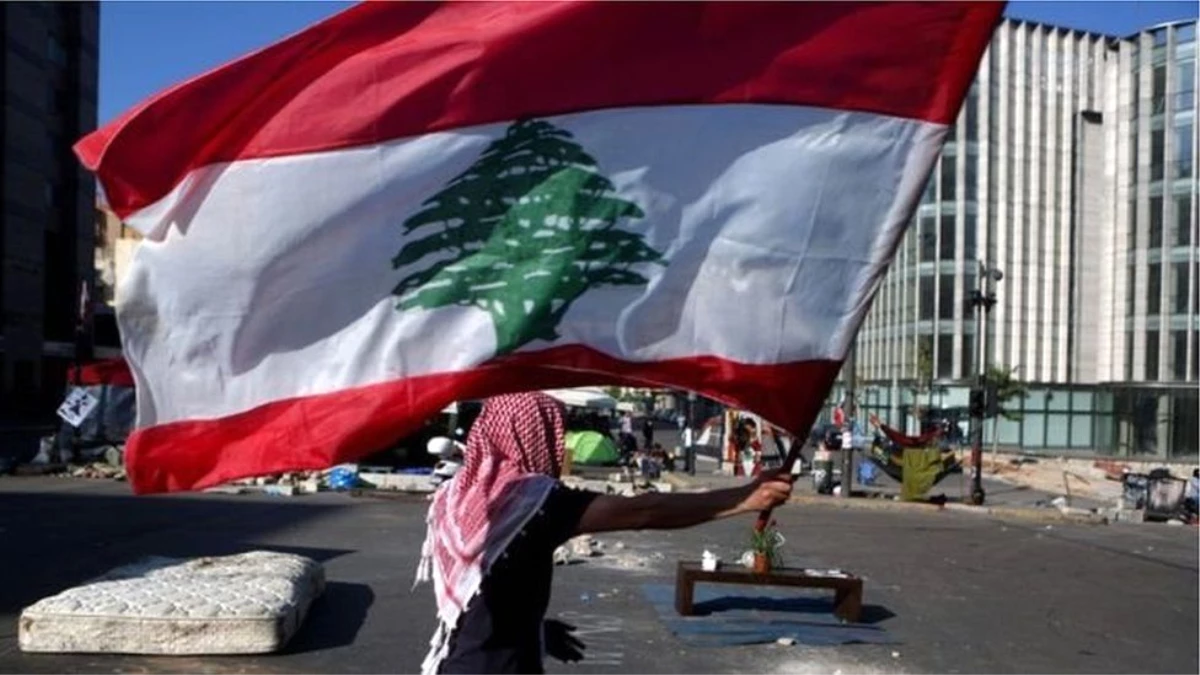 Lübnan Cumhurbaşkanı, istifa eden Hariri\'den hükümet kuruluncaya dek görevde kalmasını talep etti