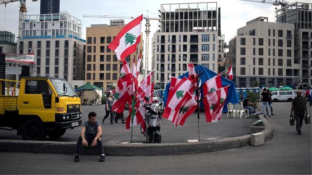 Lübnan\'da son durum: Cumhurbaşkanı Hariri\'nin istifasını kabul etti, kabine göreve devam edecek