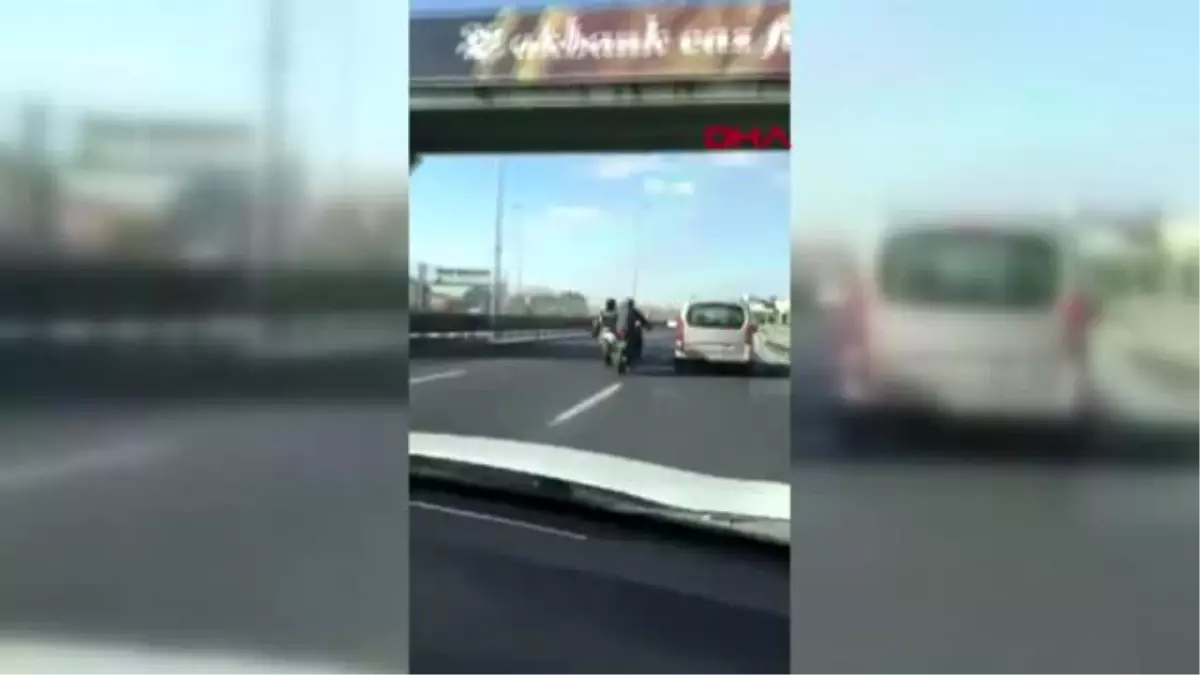 Motosikletlilerin kabusu olan hırsızlar yine kamerada