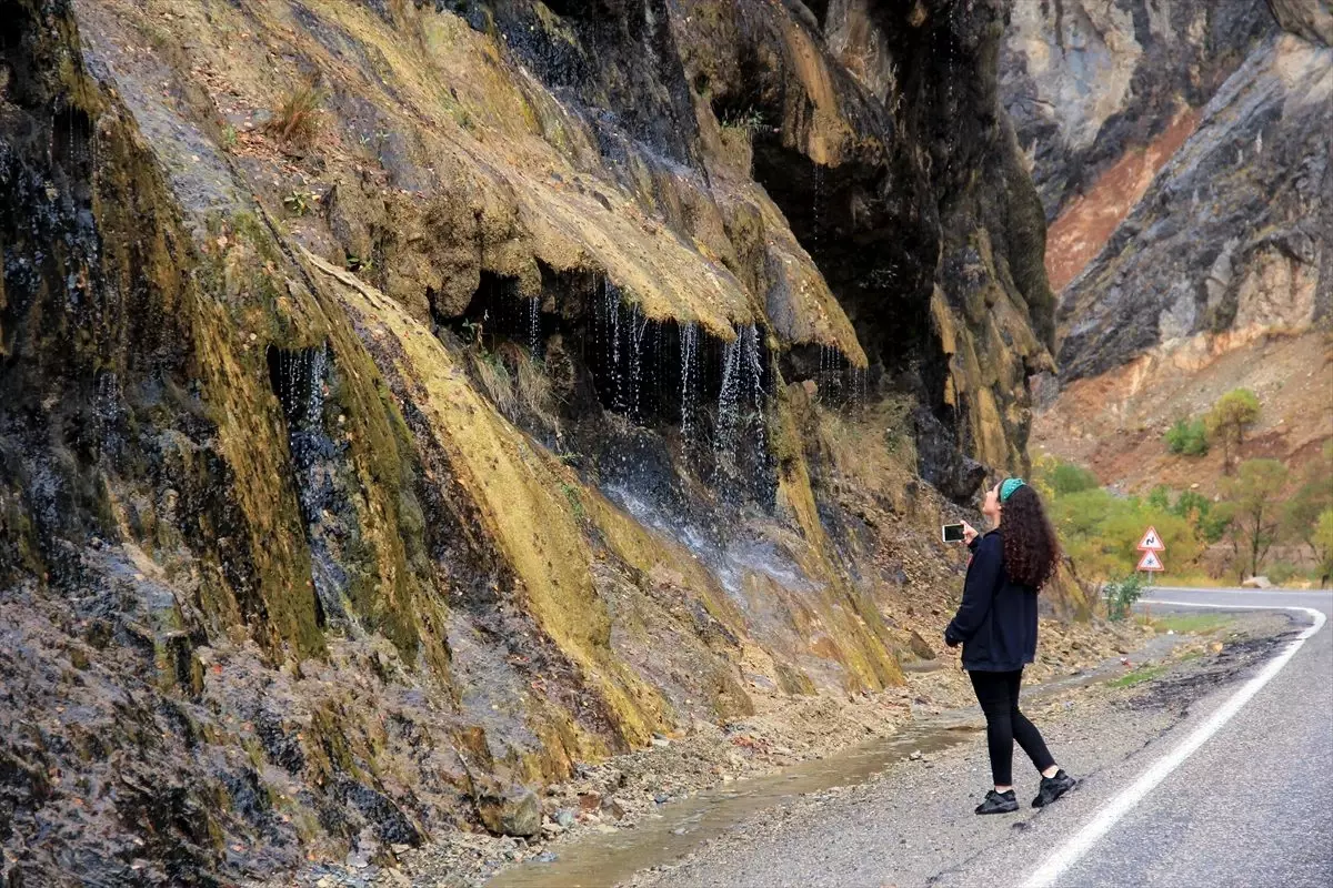 "Ağlayan Kayalar" ziyaretçilerin ilgi odağı