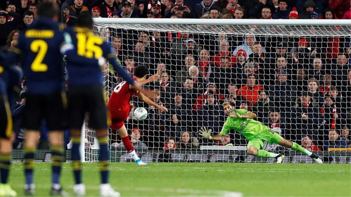 Anfield Road\'da tarihe geçen maç: Liverpool, 5-5 biten maçta Arsenal\'i penaltılarla yendi
