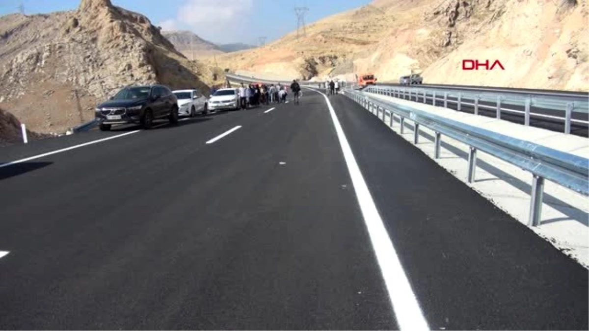 Batman hasankeyf\'te 54 yıllık yol kapandı, yenisi kısmen açıldı