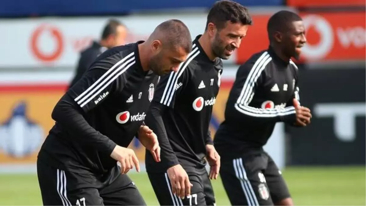 Beşiktaş\'ta Antalyaspor hazırlıklarını sürdürdü! Burak Yılmaz takımla ısındı...