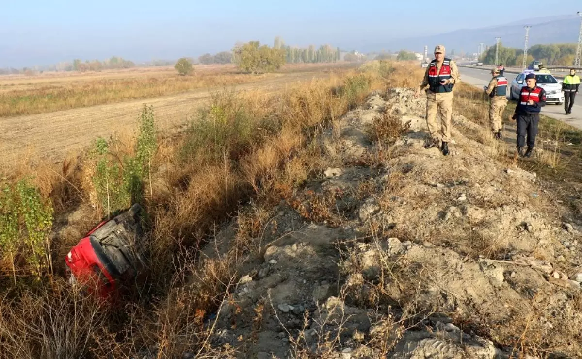 Erzincan\'da göreve giden askerler kaza yaptı: 2 yaralı