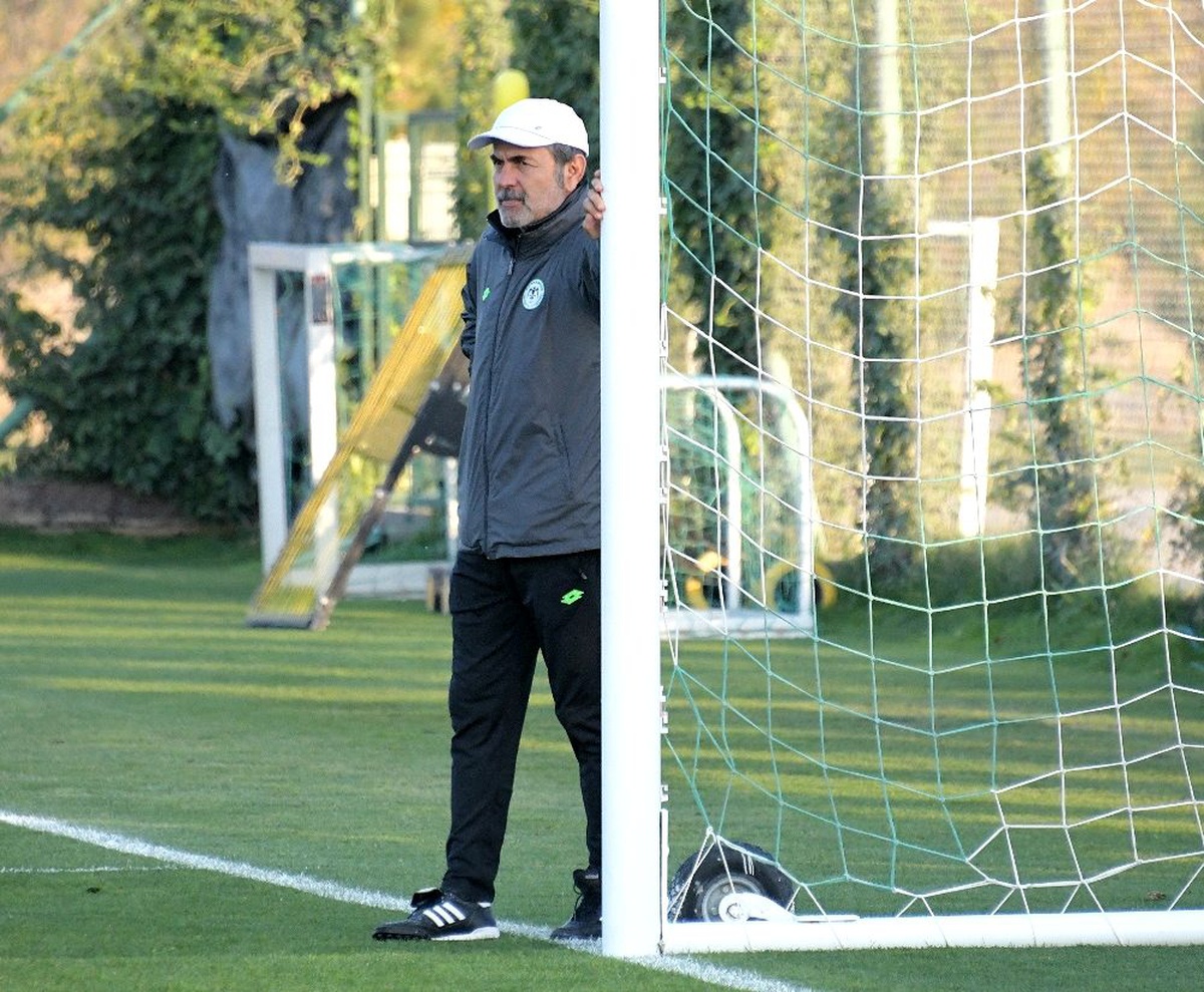Konyaspor yönetiminden Aykut Kocaman\'a tam destek