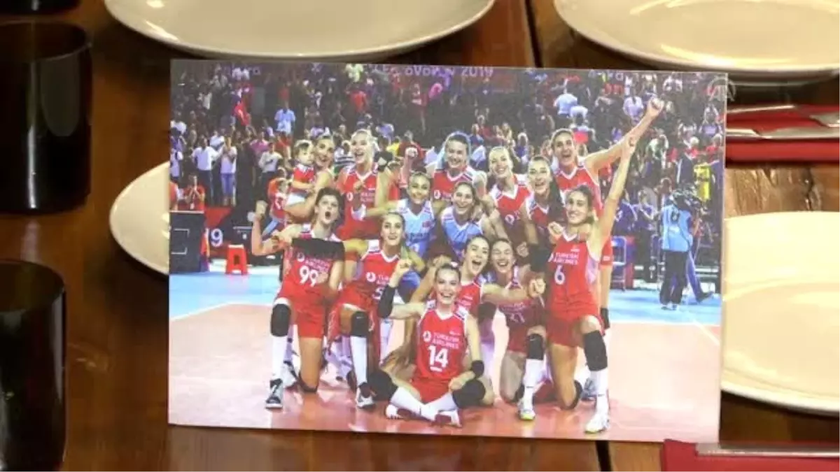 Orkid\'den geleceğin voleybolcularına destek