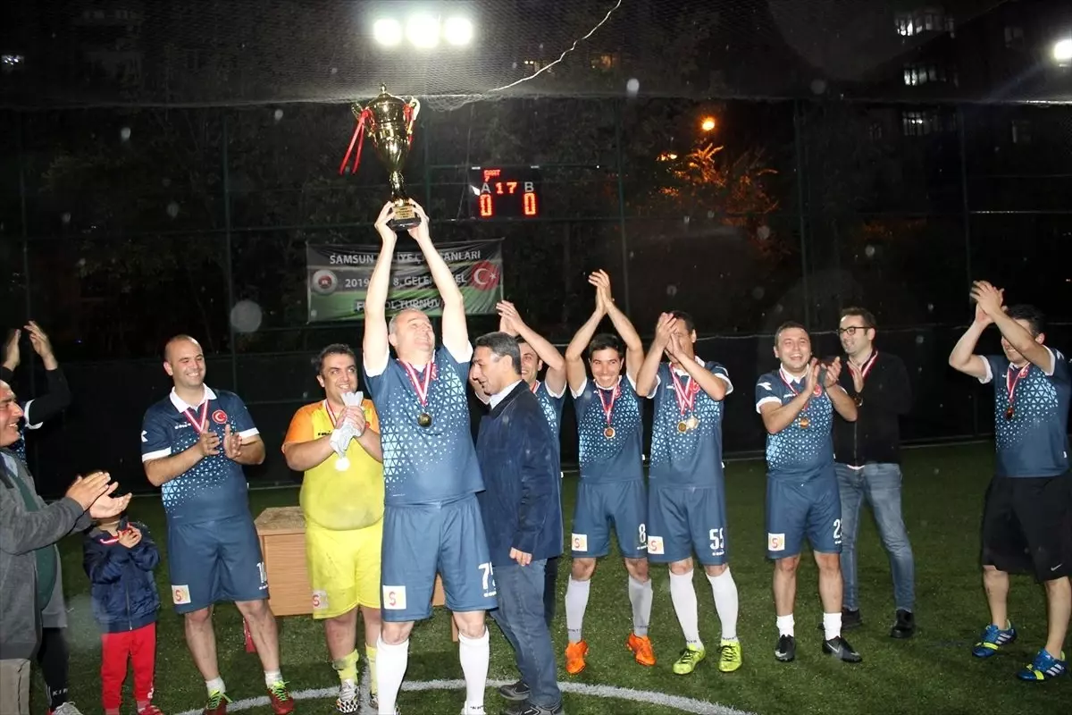 Samsun\'da 8. Geleneksel Futbol Turnuvası sona serdi