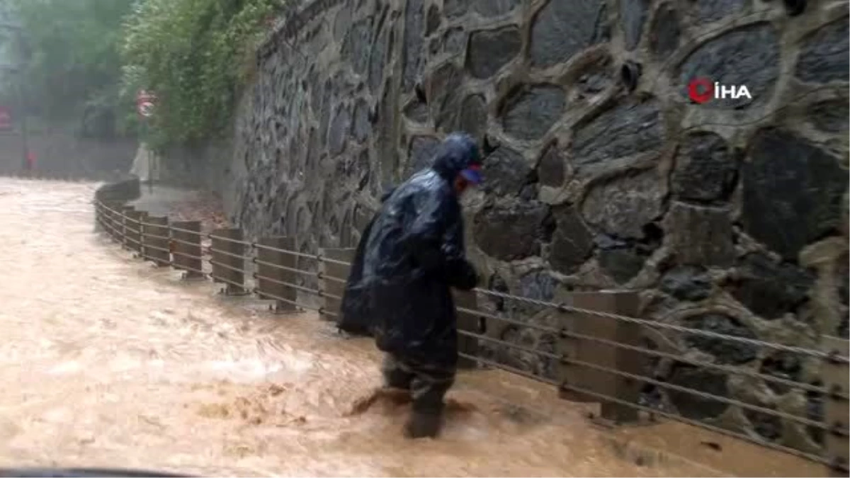 Sarıyer\'de tünel girişini su bastı