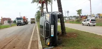 Adana'da takla atan otomobilin sürücüsü yaralandı