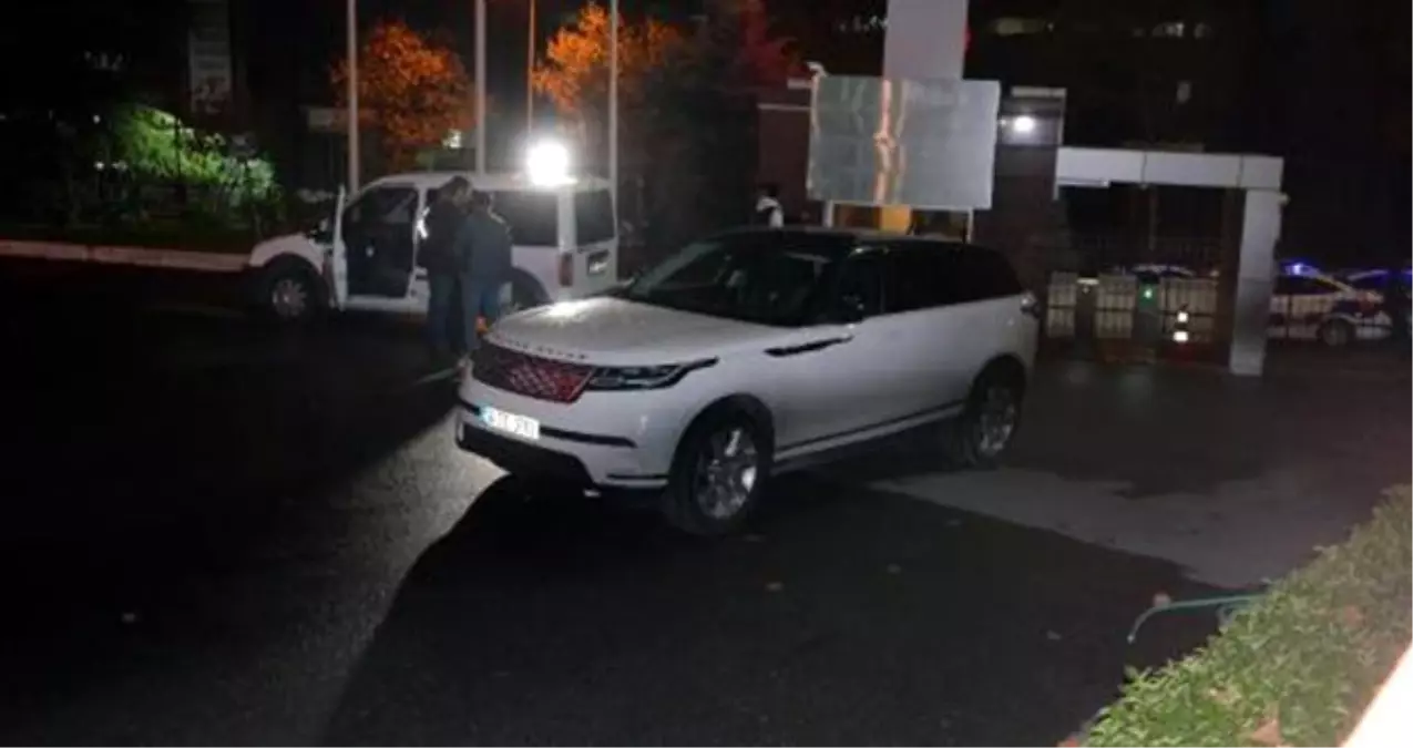 Avcılar\'da işadamına lüks aracında silahlı saldırı