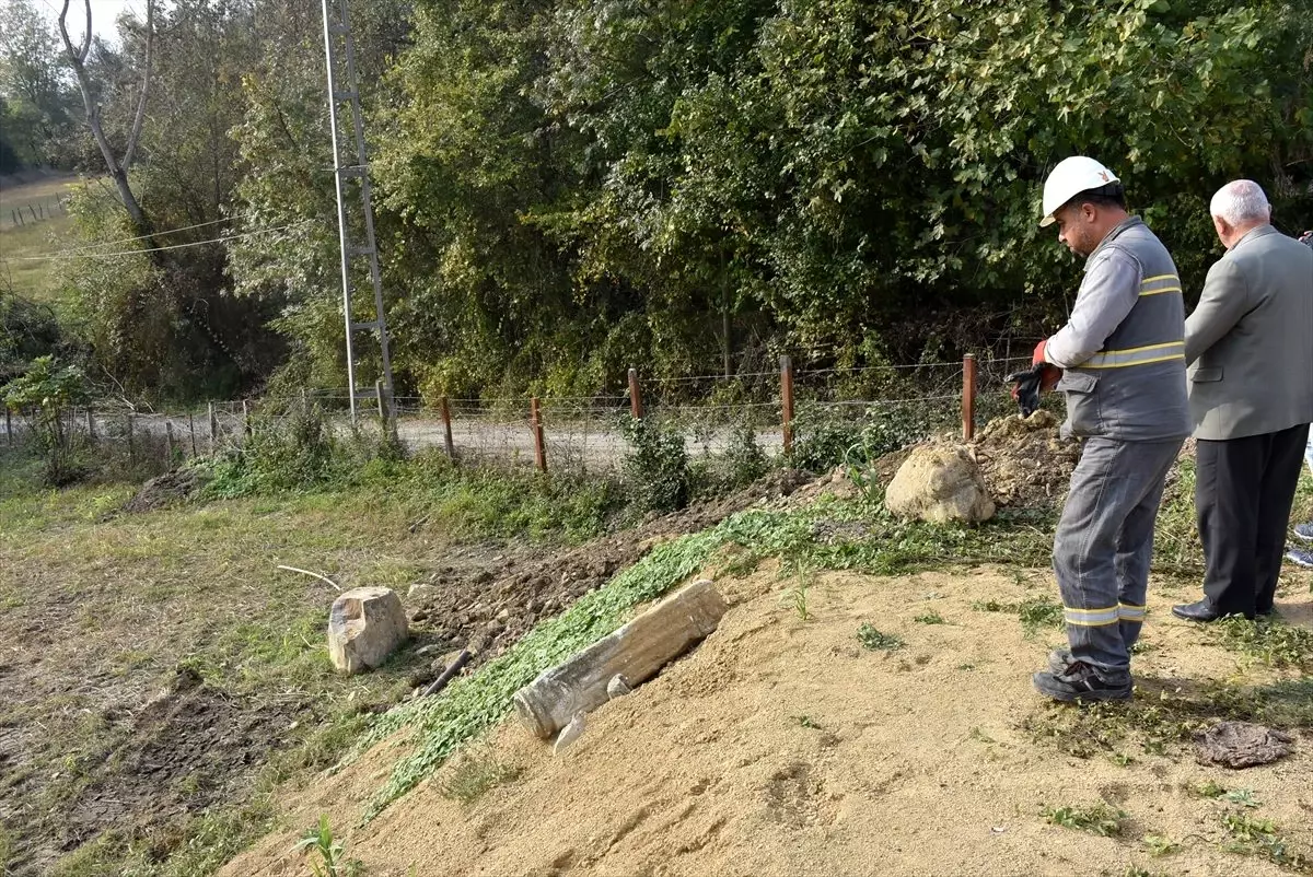 Bartın\'da elektrik hattı için yapılan kazıda tarihi sütun bulundu