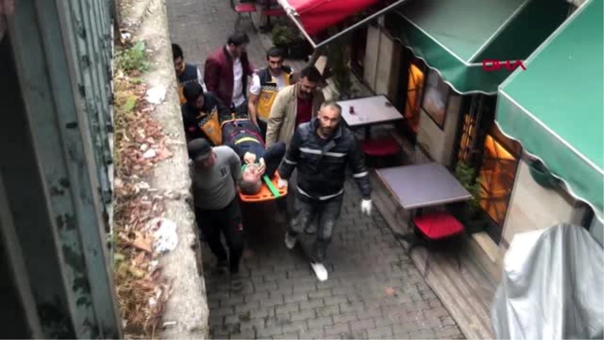 Beyoğlu\'nda anten tamiri için çıktığı çatıdan düşerek yaralandı