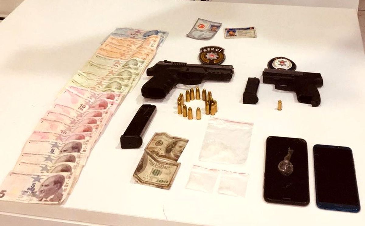 Büyükçekmece\'de bekçilerin durdurduğu araçtan uyuşturucu çıktı