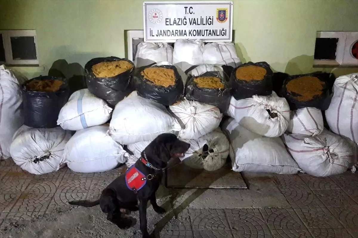 Elazığ\'da 2 ton 370 kilogram kaçak tütün ele geçirildi