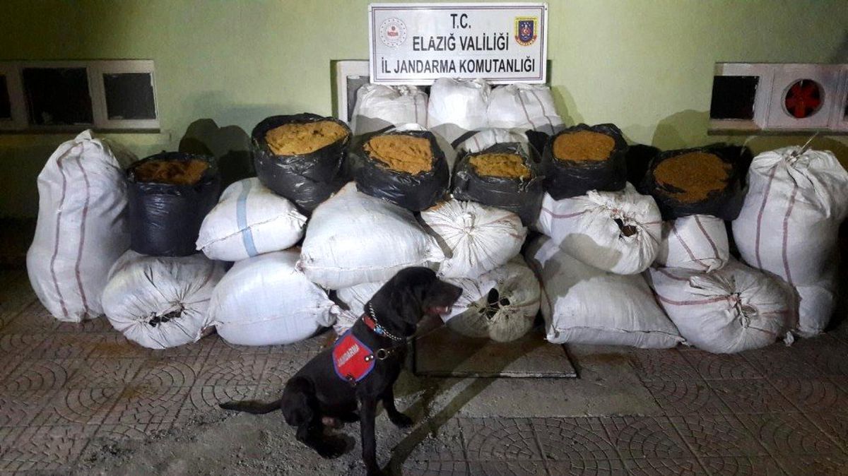 Elazığ\'da jandarma 2 ton 370 kilo kaçak tütün ele geçirdi