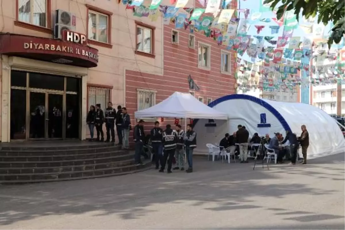 HDP önündeki oturma eyleminde 2\'nci ay geride kaldı