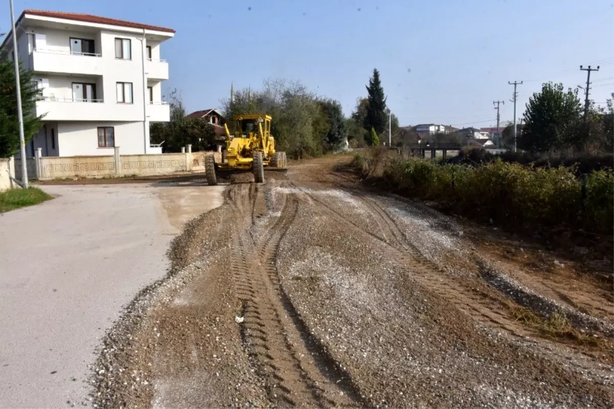 Kış ayları öncesi yol iyileştirmeleri devam ediyor