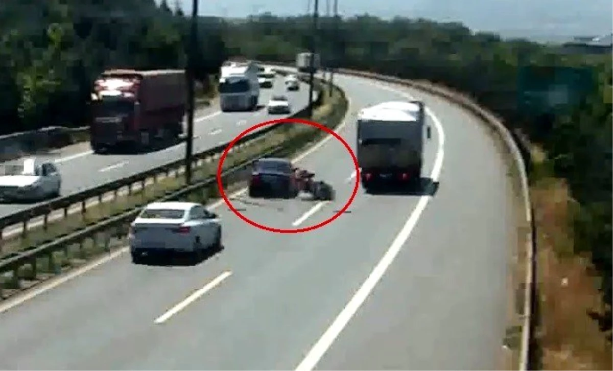 Kocaeli\'de sürücülerin hatalarından oluşan kazalar kamerada
