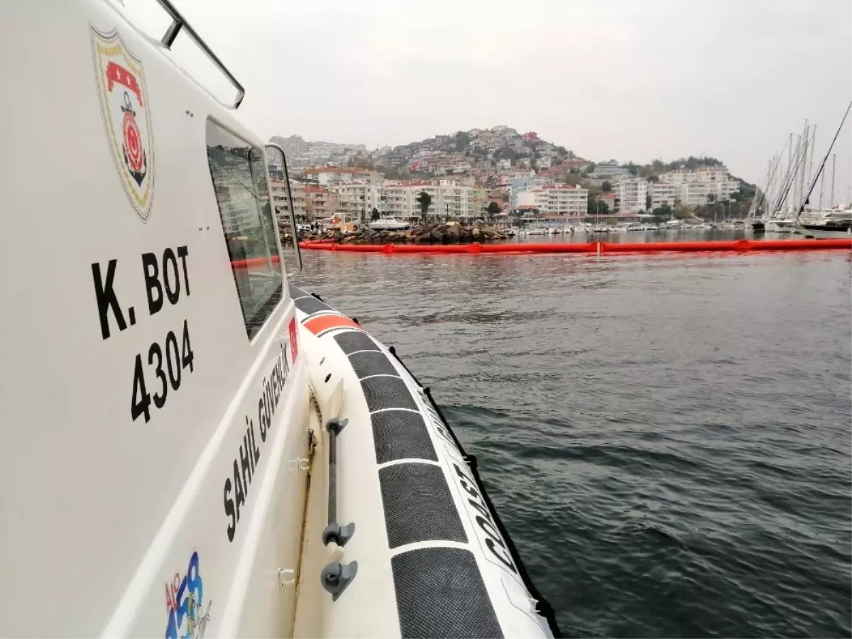 (Özel) Marmara\'da kirlilik alarmı...Liman trafiğe kapatıldı