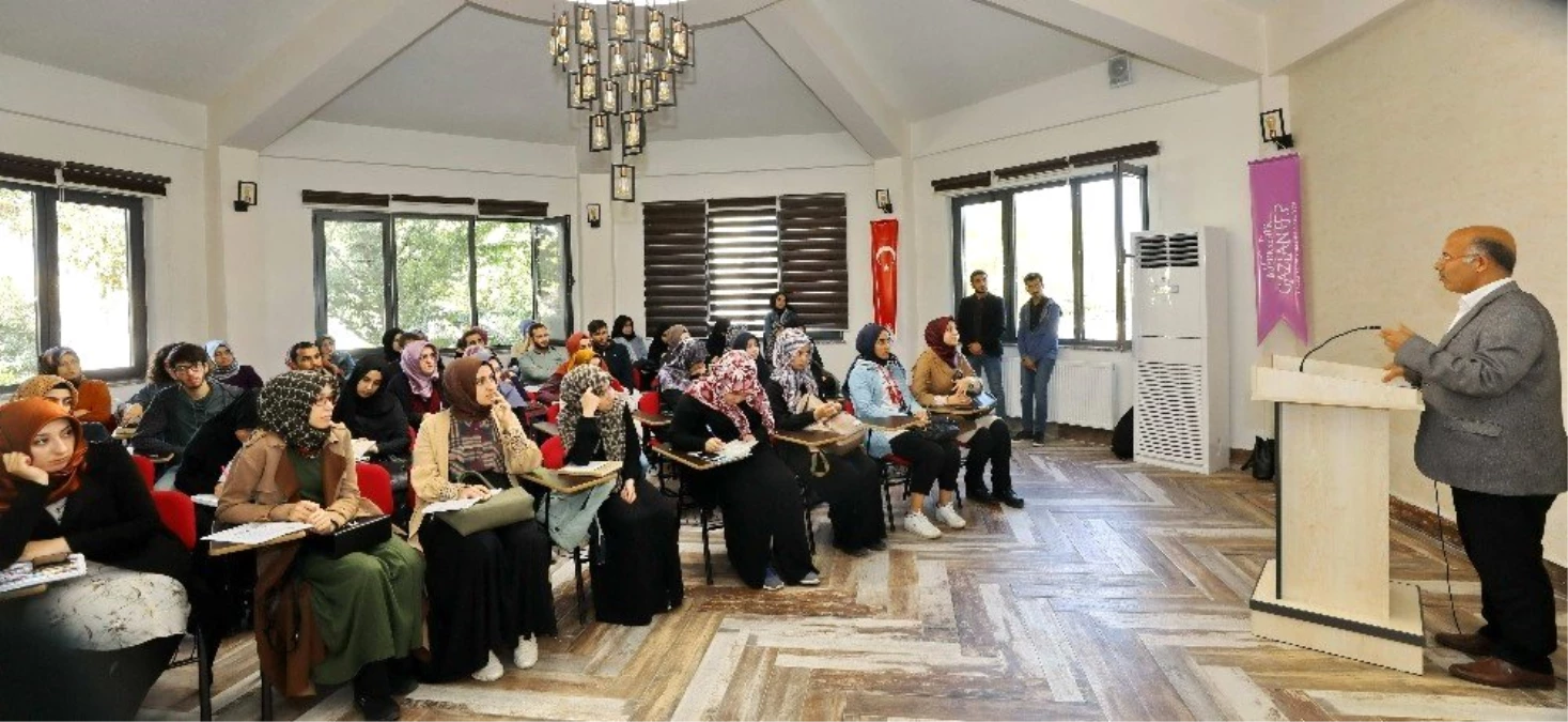 Prof. Dr. Akbaş\'tan GAÜN öğrencilerine konferans