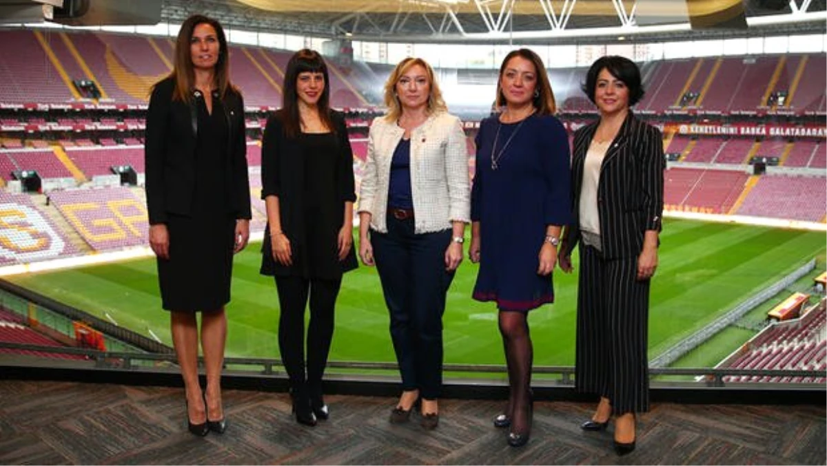 Süper Lig\'in kadın yöneticileri TT Stadı\'nda buluştu