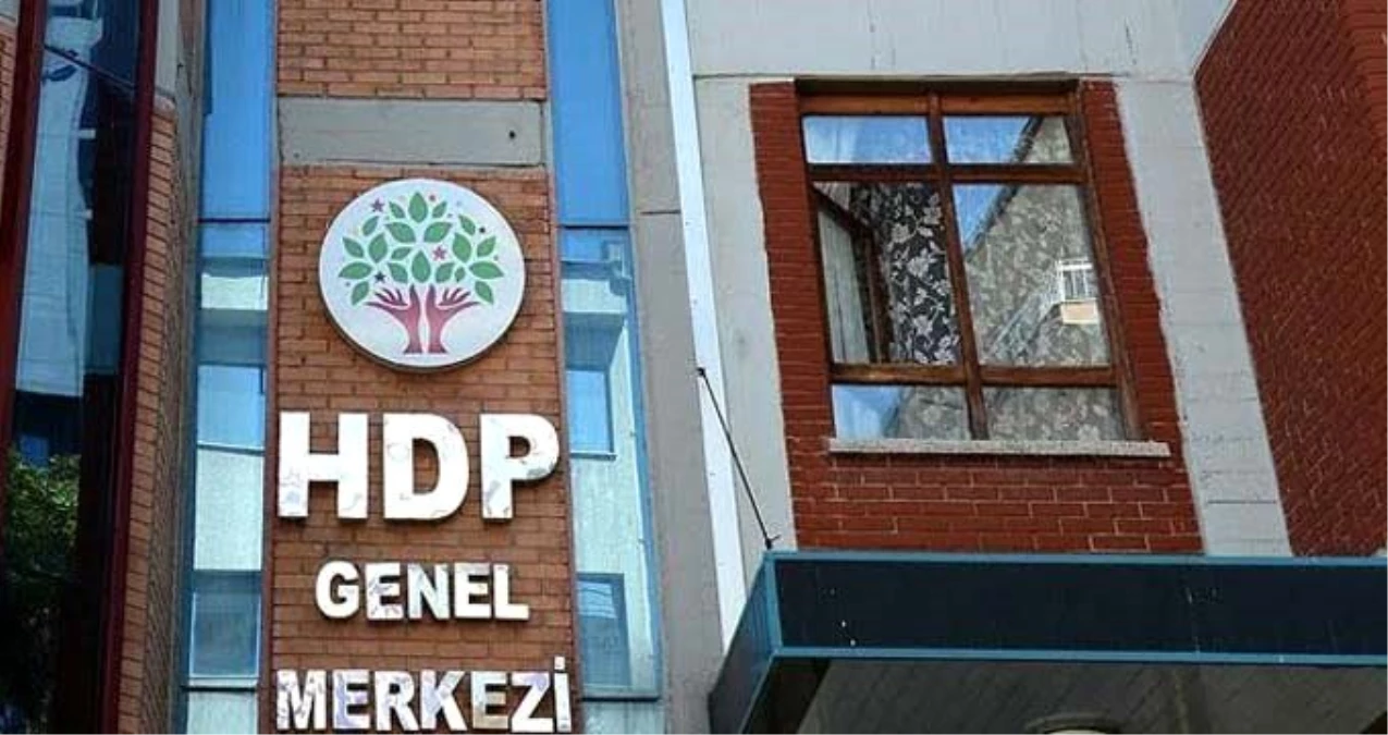 Van Saray Belediye Başkanı HDP\'li Caziye Duman terör suçlamasıyla gözaltına alındı