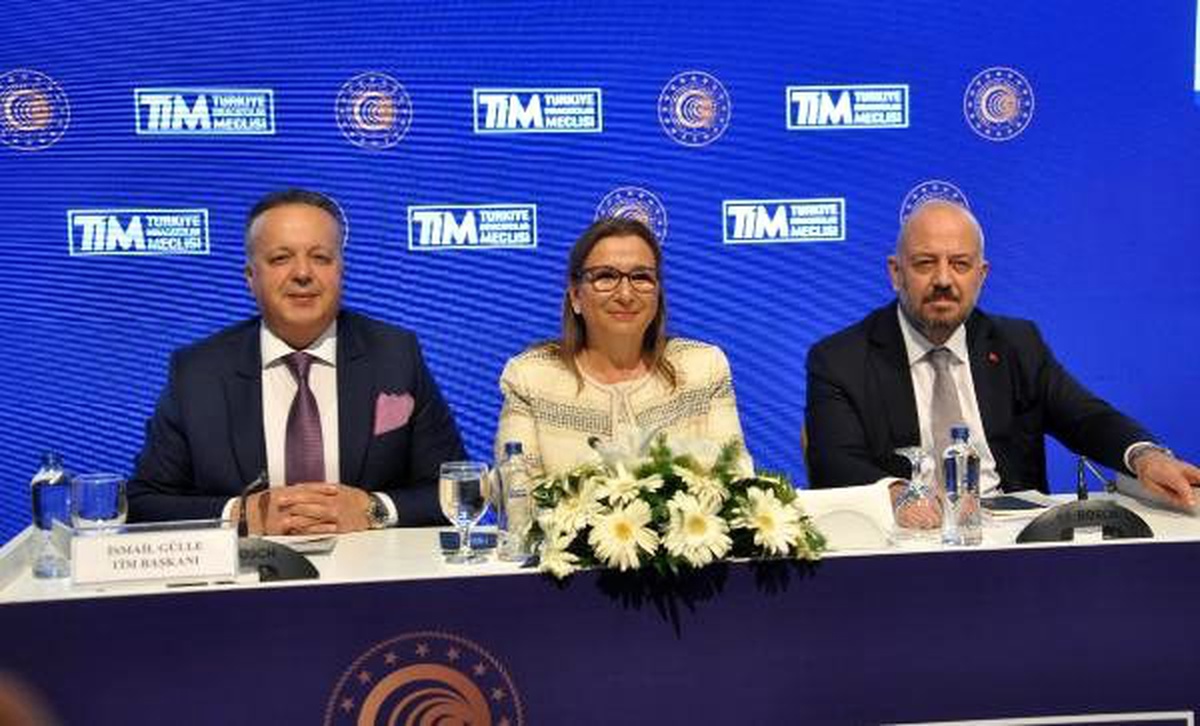 Bakan Pekcan: İhracatımız belli bir dinamizmde sürüyor, hedeflerimizi yakalayacağız