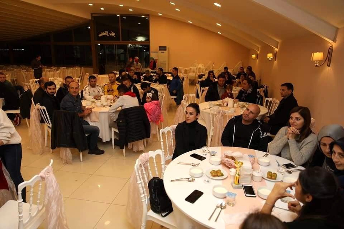 Başarılı sporcu öğretmenler yemekte bir araya geldi