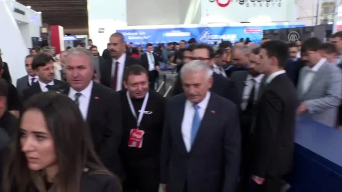 Binali Yıldırım, Verimlilik ve Teknoloji Fuarı\'nı ziyaret etti