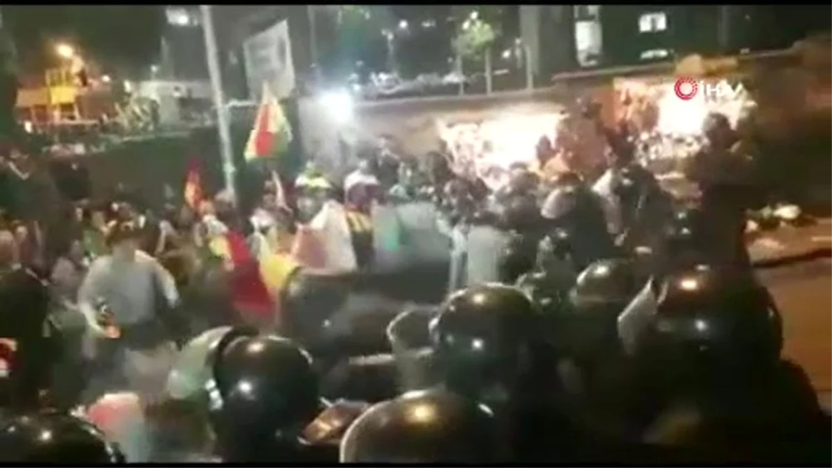 Bolivya\'da göstericiler hükümet binasına girmeye çalıştı