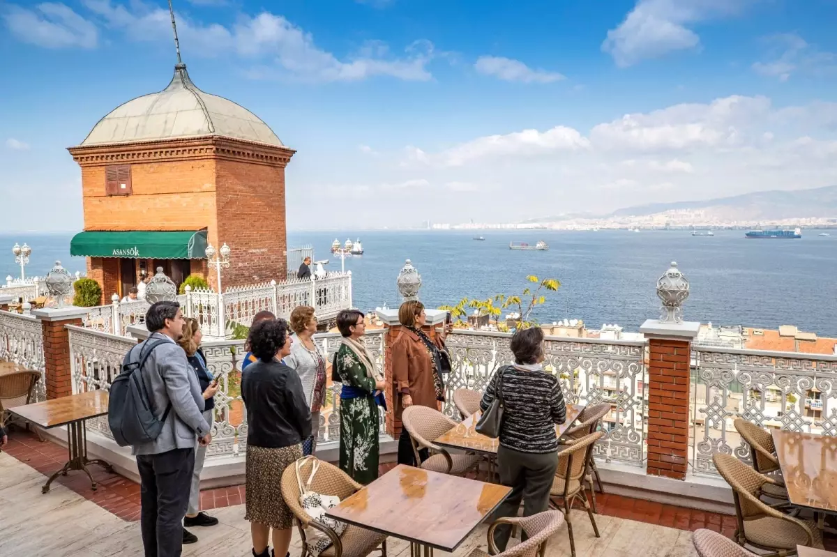 CHP\'li başkan eşleri "kadın" gündemiyle toplandı