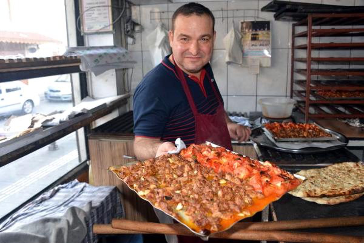 Eli böğründe yemeği için çevre illerden geliyorlar