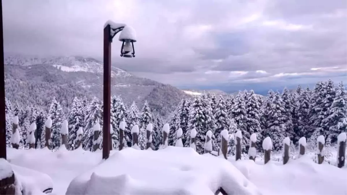 Giresun\'da yaylalar beyaza büründü