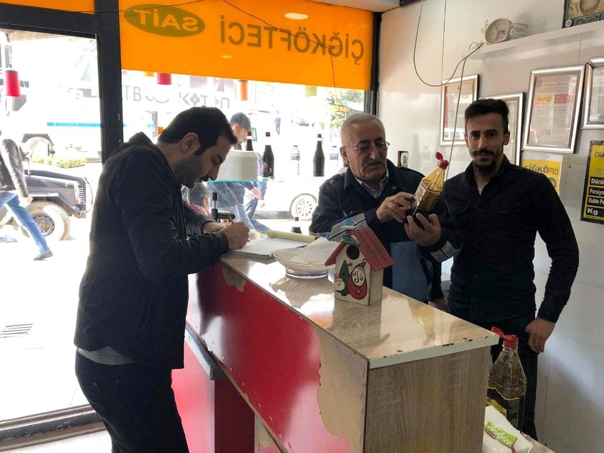 Hakkâri\'de çiğköfteciler denetlendi
