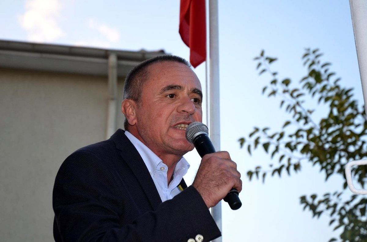 Kuşadası CHP\'de Mehmet Gürbilek, adaylığını açıkladı