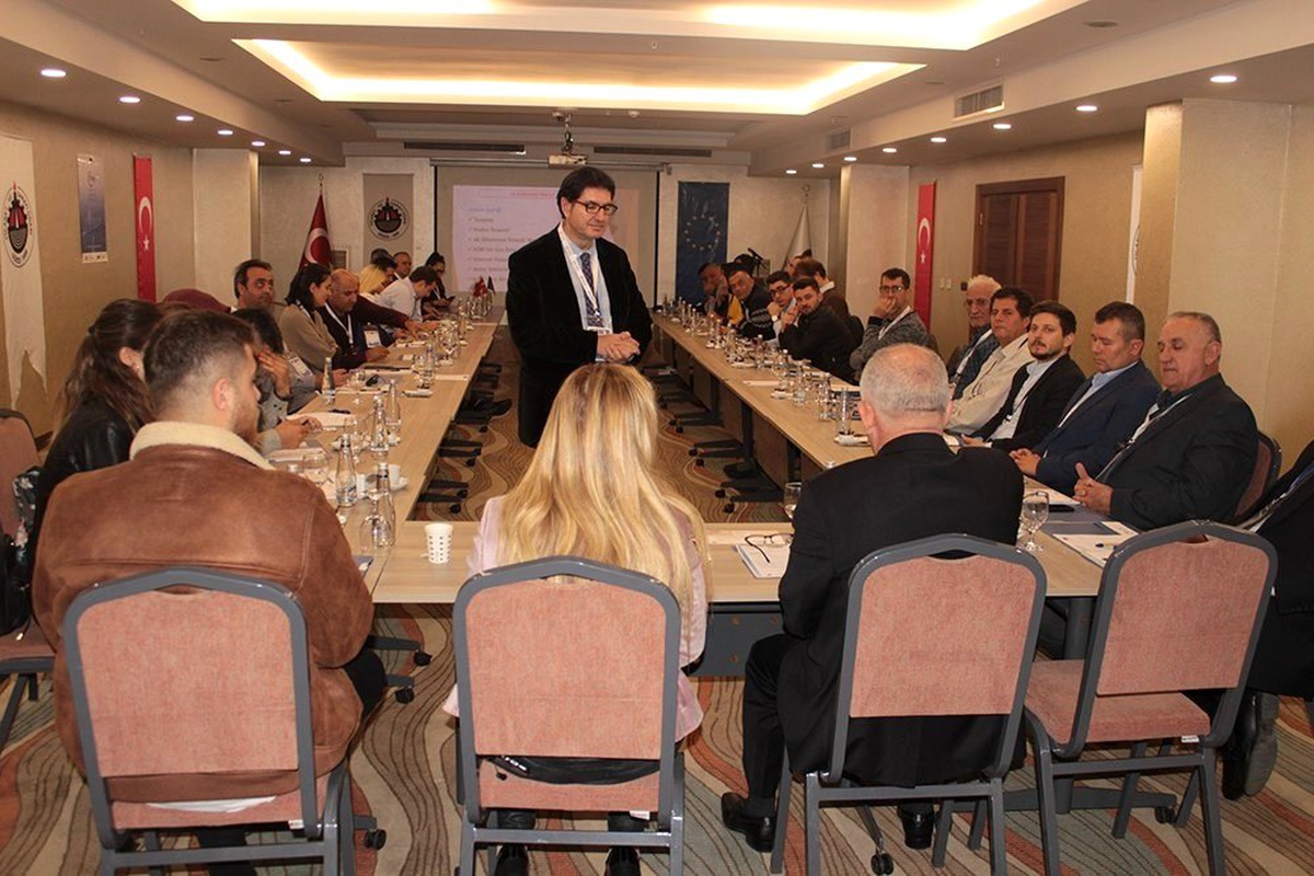 Şahin "Başarının anahtarı üretmek, ürettiğine değer katmak ve ihraç etmek"