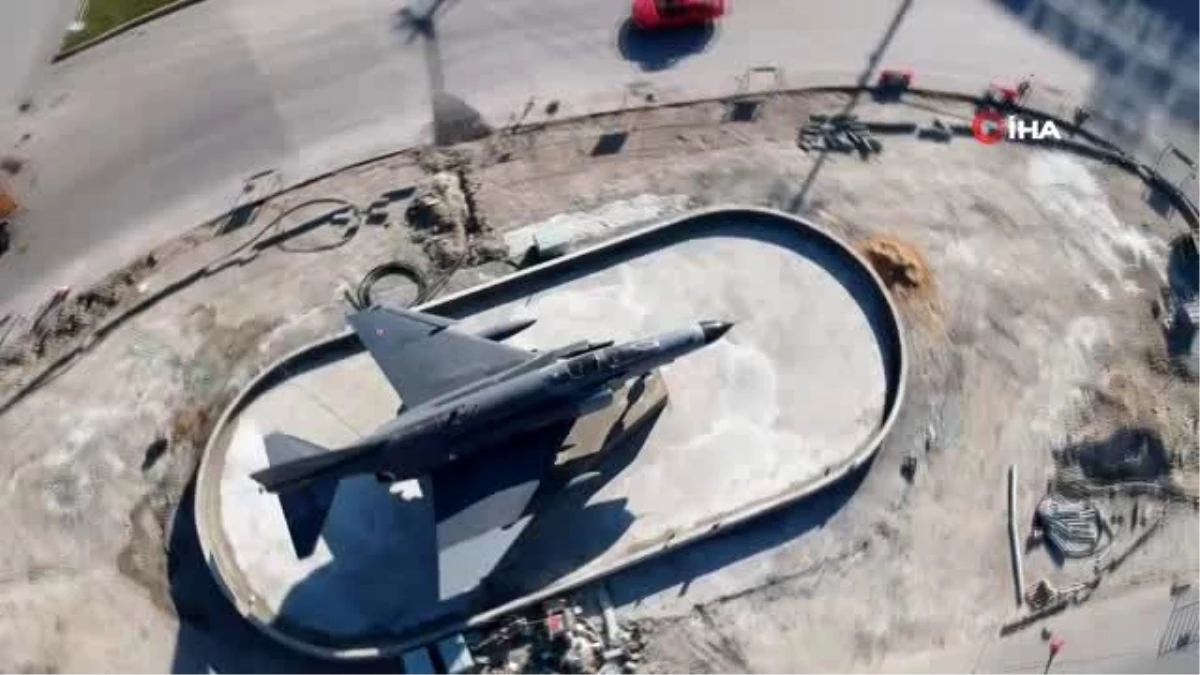 Şehit pilot Ayfer Gök\'ün ismi, F-4 Fantom uçağı yerleştirilen kavşakla ölümsüzleşecek
