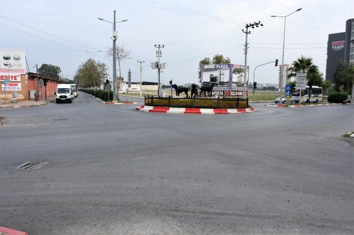 Tarsus\'ta trafik akışını olumsuz etkileyen kavşaklar kaldırılıyor