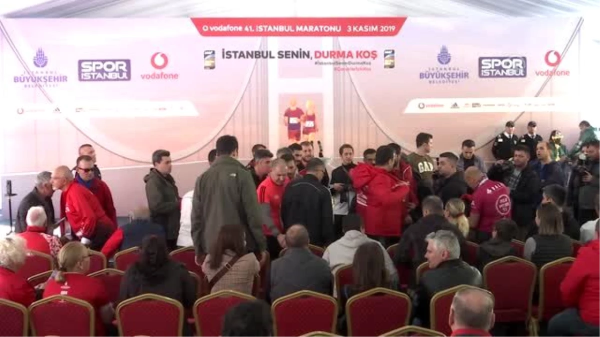 41. İstanbul Maratonu\'nda dereceye giren atletlere ödülleri verildi