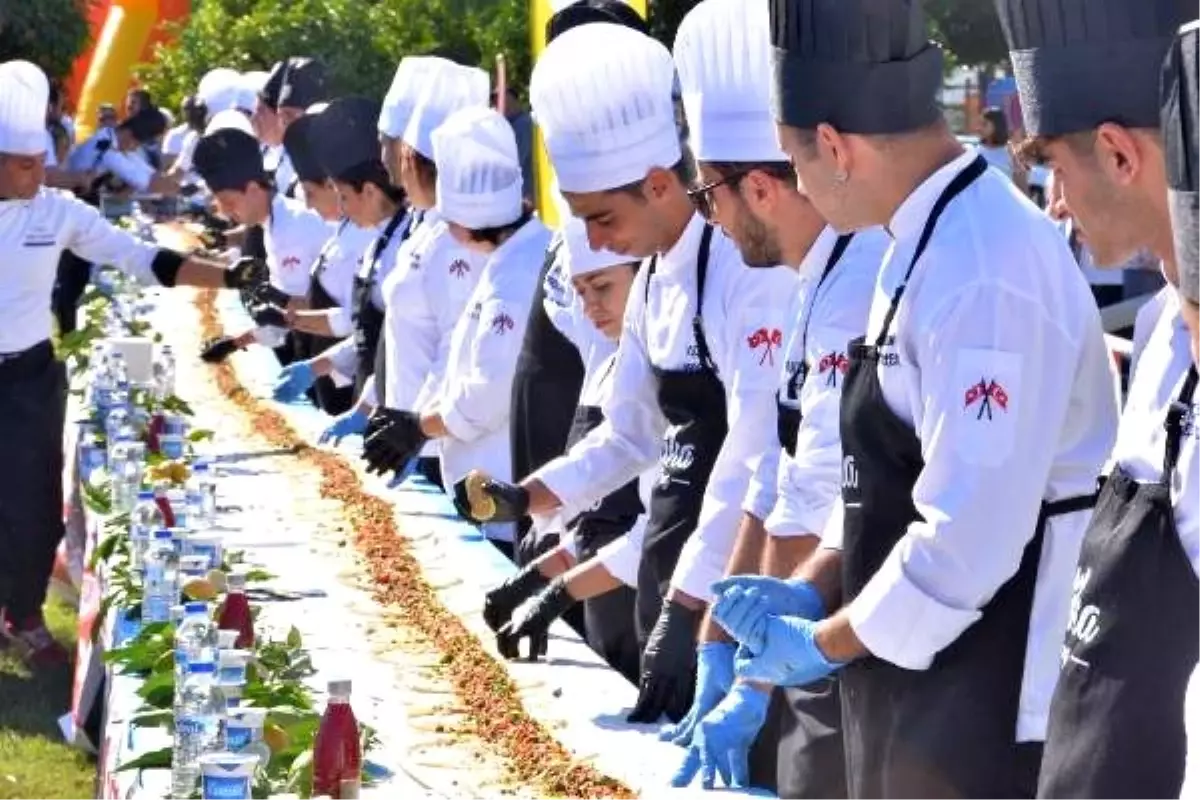 Aşçılık öğrencilerinden 33 metrelik tantuni