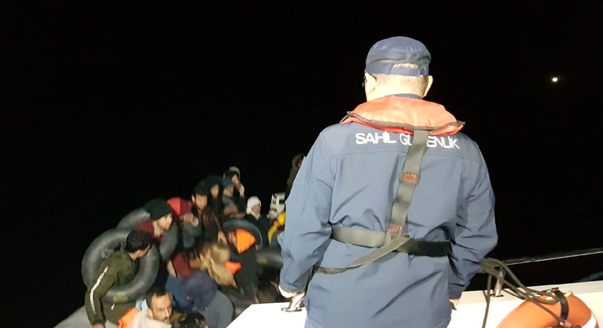 Aydın açıklarında 46 düzensiz göçmen yakalandı