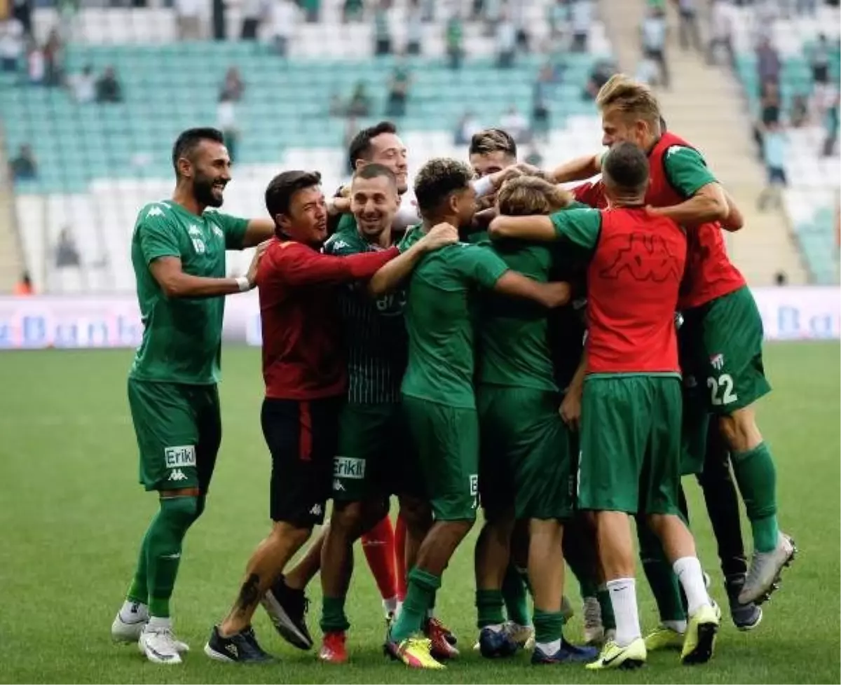 Bursaspor, Balıkesirspor\'u ağırlıyor