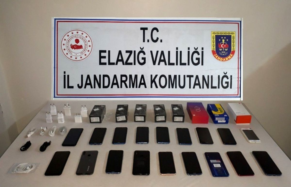 Elazığ\'da kaçakçılıkla mücadele, telefonlar ele geçirildi