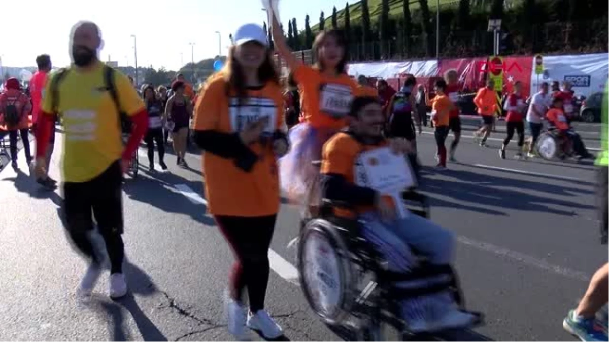 İstanbul maratonu renkli anlara sahne oldu