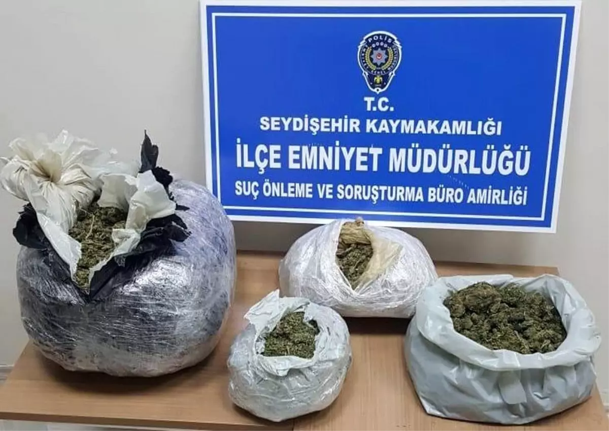 Kümesten 6 kilo 250 gram esrar çıktı