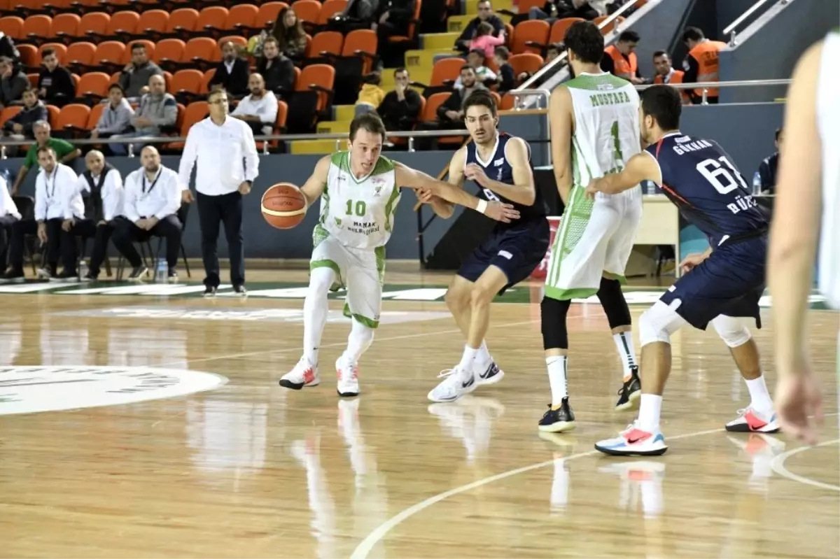 Mamak Belediyesi Basketbol zirveye oynamaya devam ediyor