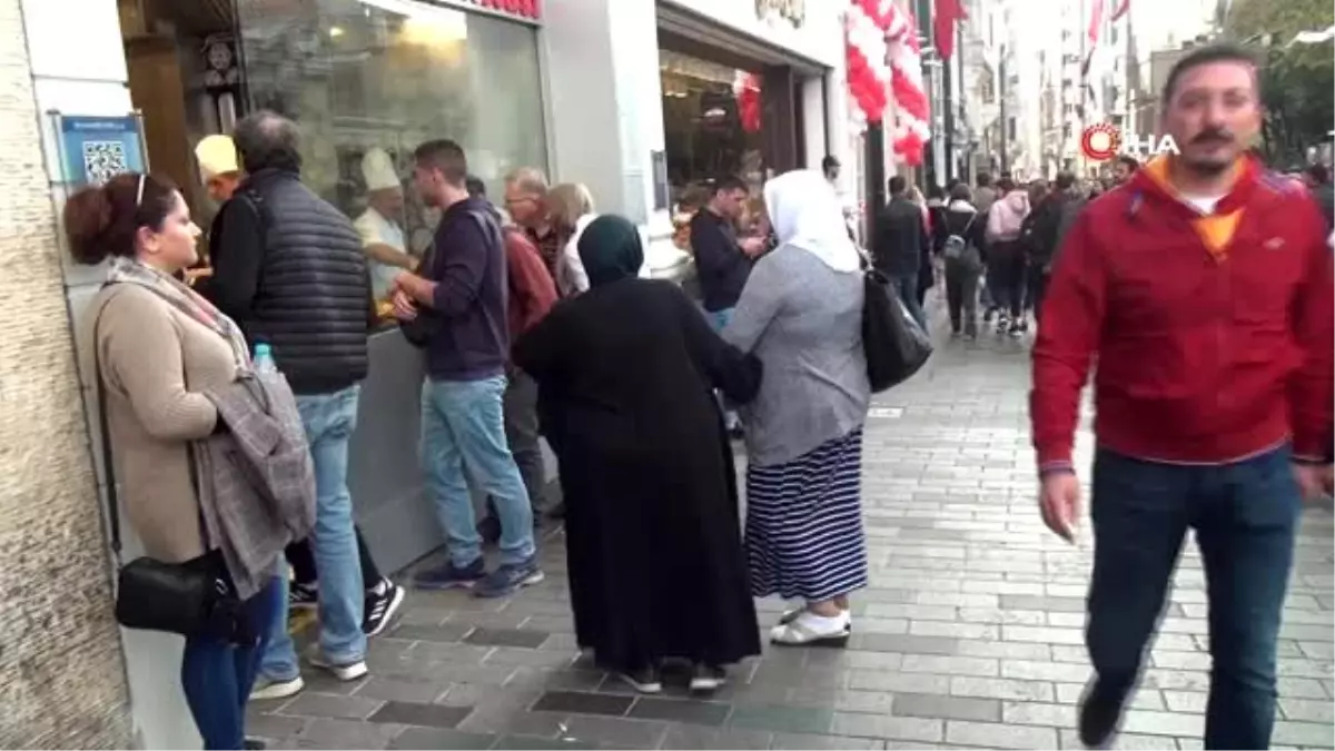 Taksim\'de kadın dilenciler suçüstü yakalandı