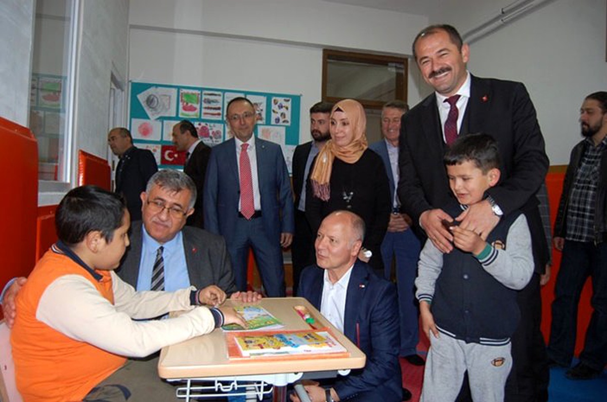 Türk Kızılay Bursa Şubesi’nden eğitime destek