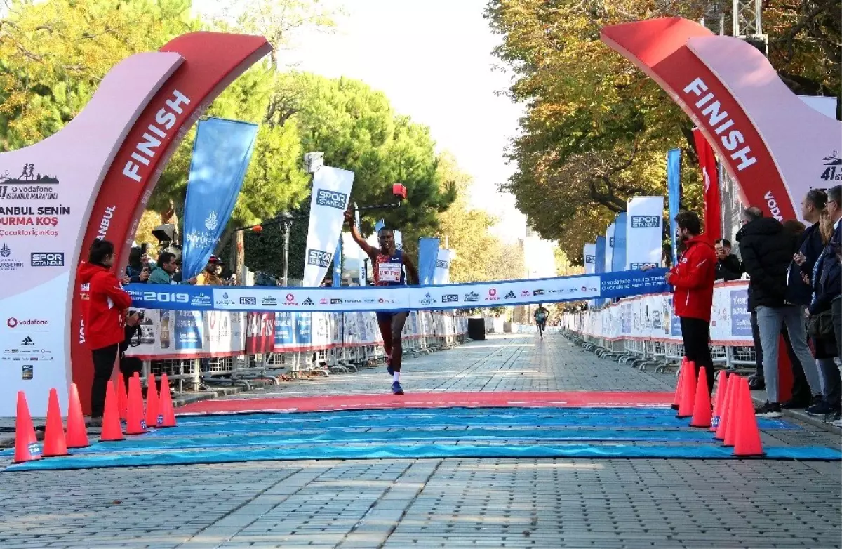 Vodafone 41. İstanbul Maratonu\'nu kazanan isimler belli oldu