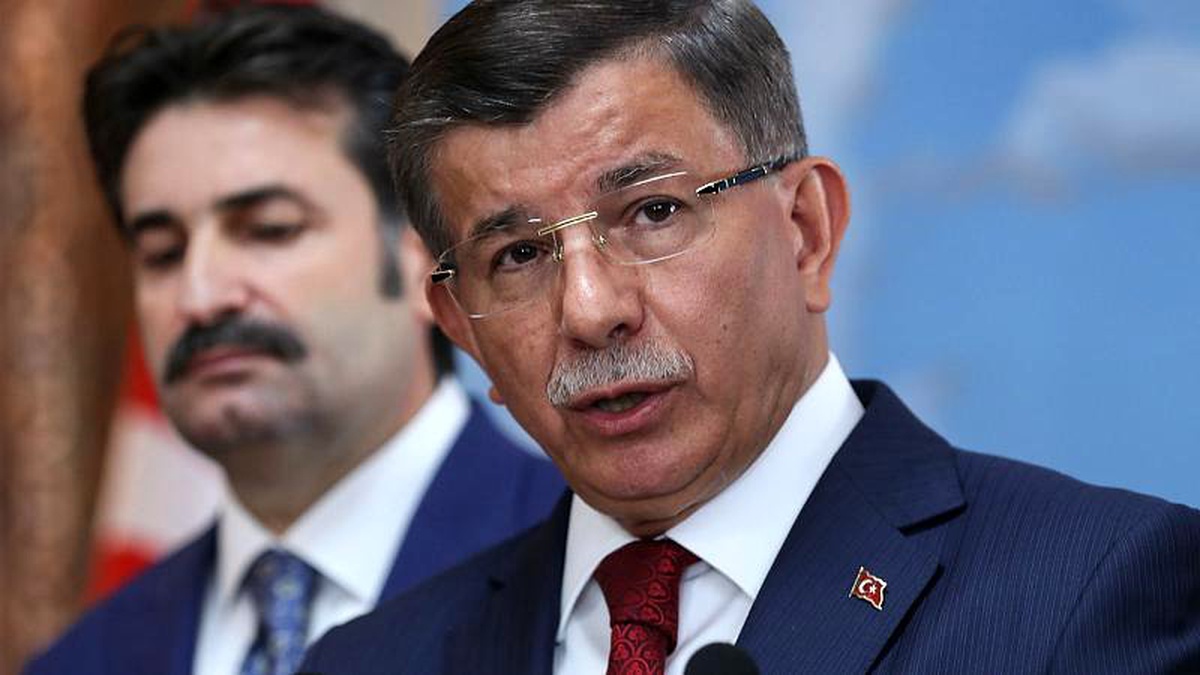 Ahmet Davutoğlu\'ndan \'bedelsiz arazi kıyağı\' iddialarına cevap